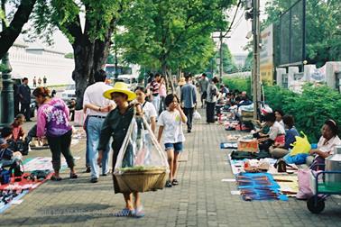 03 Thailand 2002 F1050022 Bangkok Strassenhändler_478